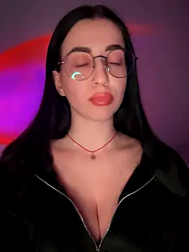 Snapshot of Emylia chatting on December 2025 09:55:01 PM Emylia online show from December 2025 09:55:01 PM