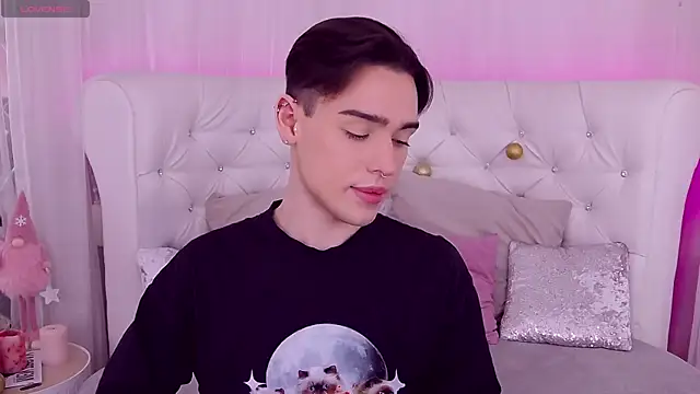 RobbyCharming online show from December 2024 06:45:02 PM