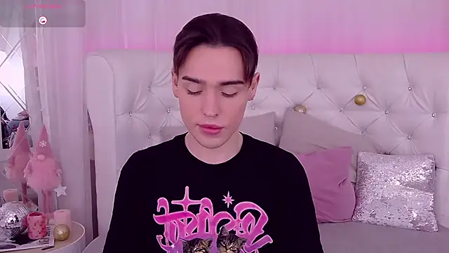 RobbyCharming online show from December 2024 06:55:02 PM