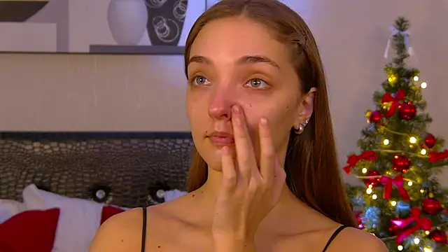 VirginieCruz online show from December 2025 05:38:02 AM