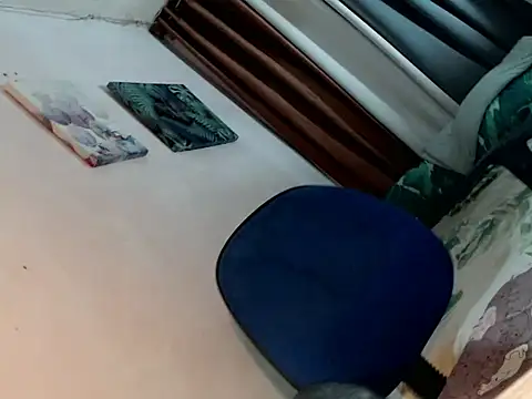 SweetlovelyLhena online show from December 2025 05:29:02 PM