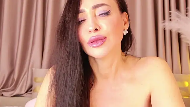 Snapshot of NaomiBlack35 chatting on January 2025 06:52:01 PM NaomiBlack35 online show from January 2025 06:52:01 PM