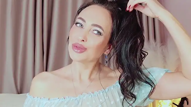Snapshot of NaomiBlack35 chatting on February 2025 07:06:02 PM NaomiBlack35 online show from February 2025 07:06:02 PM