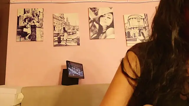 Snapshot of NaomiBlack35 chatting on September 2025 06:19:02 PM NaomiBlack35 online show from September 2025 06:19:02 PM