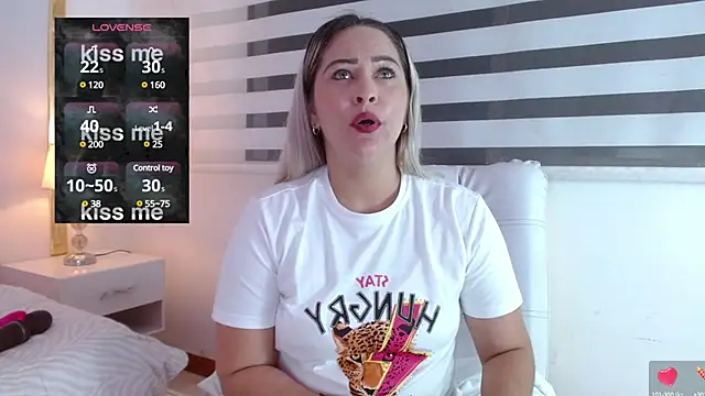 WANDAFOXX1 online show from February 2025 03:43:02 AM
