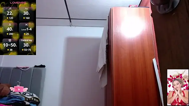 WANDAFOXX1 online show from February 2025 10:43:02 PM