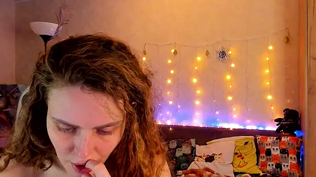 mia grantes online show from December 2024 11:44:02 PM