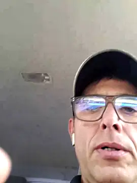 Snapshot of Wil4u24ever chatting on September 2025 03:15:02 PM Wil4u24ever online show from September 2025 03:15:02 PM