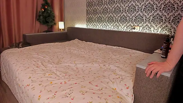 Snapshot of Sweet_p1ays chatting on December 2024 02:12:02 AM Sweet p1ays online show from December 2024 02:12:02 AM