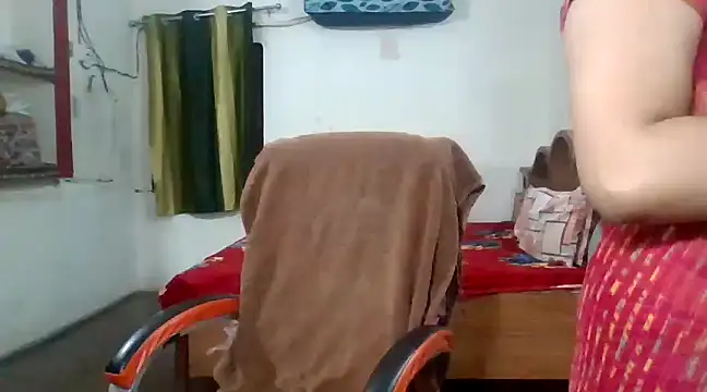 Snapshot of Cute_Mahi22 chatting on March 2025 06:25:02 AM Cute Mahi22 online show from March 2025 06:25:02 AM