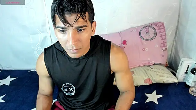 Snapshot of Mick_Depp_ chatting on March 2025 11:39:02 PM Mick Depp online show from March 2025 11:39:02 PM