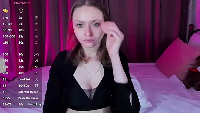 Snapshot of Linda_Bryant chatting on December 2024 12:48:02 AM Linda Bryant online show from December 2024 12:48:02 AM