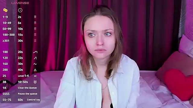 Snapshot of Linda_Bryant chatting on December 2024 01:00:02 AM Linda Bryant online show from December 2024 01:00:02 AM