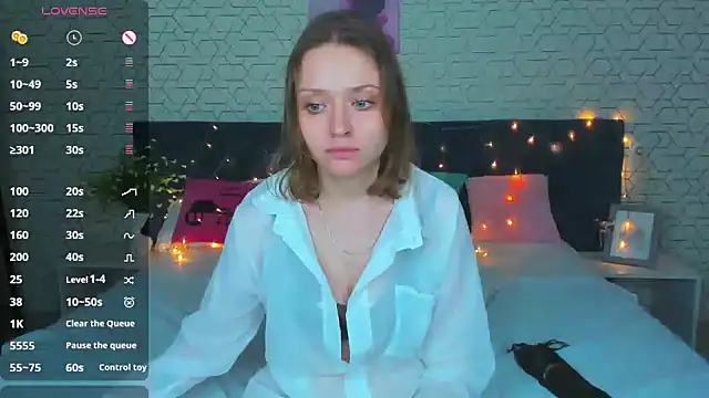 Snapshot of Linda_Bryant chatting on February 2025 03:19:01 AM Linda Bryant online show from February 2025 03:19:01 AM