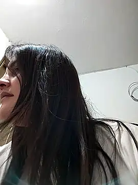 Snapshot of Mia_Hampton chatting on November 2025 02:03:01 AM Mia Hampton online show from November 2025 02:03:01 AM