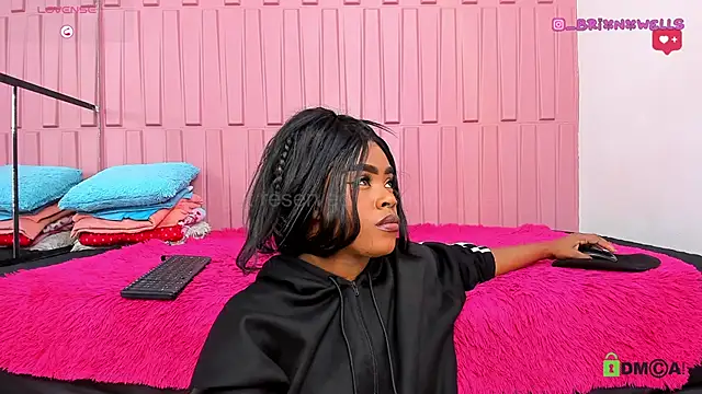 Briana Wells  online show from December 2024 01:13:02 PM