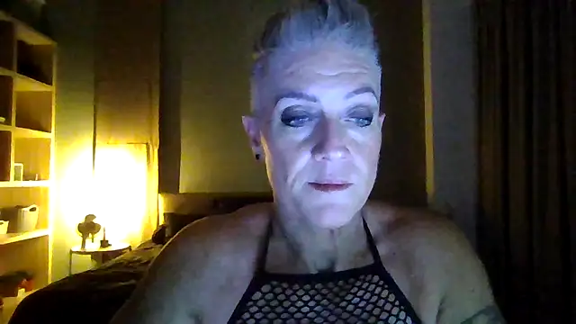 Snapshot of Devon2020 chatting on November 2025 01:32:01 PM Devon2020 online show from November 2025 01:32:01 PM