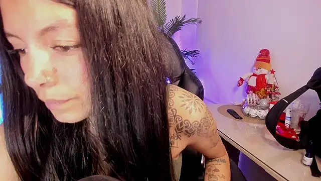Meghan320 online show from December 2024 05:43:01 PM