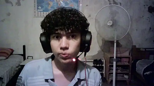 Snapshot of Emv2 chatting on December 2024 05:10:01 AM Emv2 online show from December 2024 05:10:01 AM