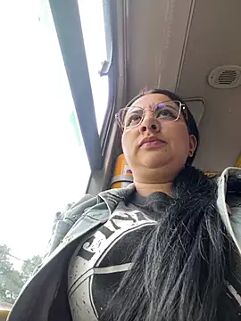 Snapshot of Abril_Luv chatting on January 2025 12:35:01 PM Abril Luv online show from January 2025 12:35:01 PM