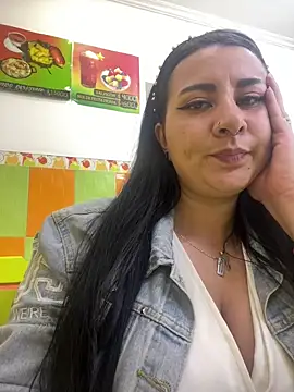 Snapshot of Abril_Luv chatting on January 2025 12:39:02 AM Abril Luv online show from January 2025 12:39:02 AM