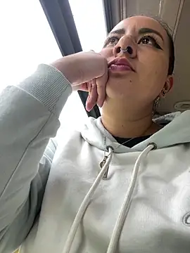 Snapshot of Abril_Luv chatting on February 2025 12:38:02 PM Abril Luv online show from February 2025 12:38:02 PM
