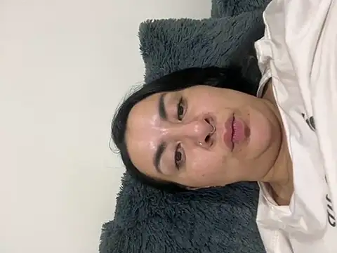 Snapshot of Abril_Luv chatting on February 2025 01:57:01 AM Abril Luv online show from February 2025 01:57:01 AM