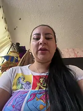 Snapshot of Abril_Luv chatting on February 2025 09:00:01 PM Abril Luv online show from February 2025 09:00:01 PM