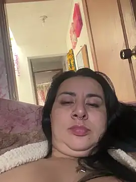 Snapshot of Abril_Luv chatting on February 2025 02:52:01 PM Abril Luv online show from February 2025 02:52:01 PM