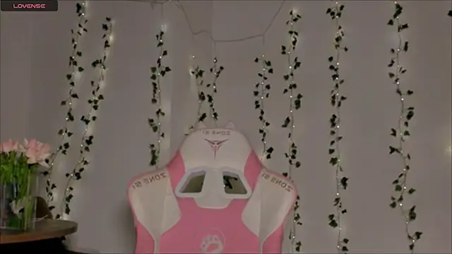 Snapshot of Amelia_Lein chatting on December 2025 12:15:02 AM Amelia Lein online show from December 2025 12:15:02 AM