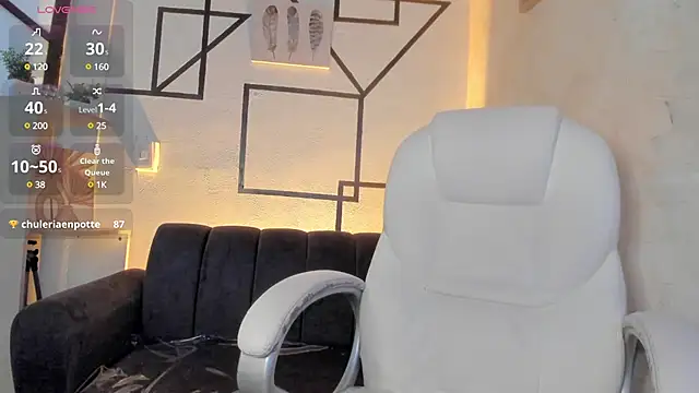 Snapshot of LunaBaker-1 chatting on January 2025 10:01:01 PM LunaBaker-1 online show from January 2025 10:01:01 PM