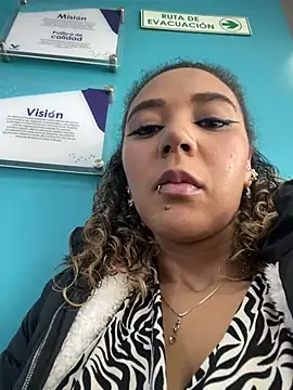 charlott lens online show from February 2025 03:09:02 PM