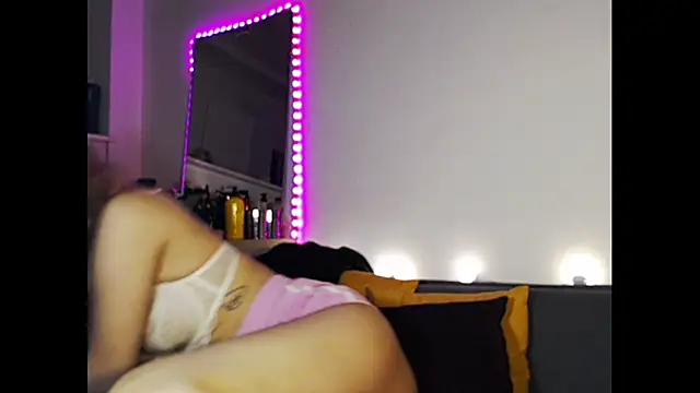 welliza online show from December 2024 11:29:02 PM