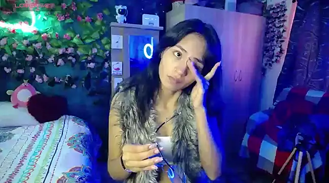 Samara Beltran online show from February 2025 08:34:02 PM