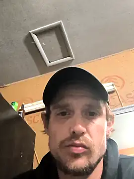 Snapshot of Midwestalpha chatting on November 2025 06:36:02 AM Midwestalpha online show from November 2025 06:36:02 AM