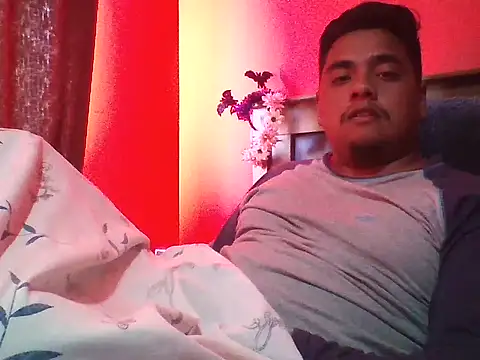 Snapshot of negritoo_xx chatting on November 2025 12:05:02 PM negritoo xx online show from November 2025 12:05:02 PM