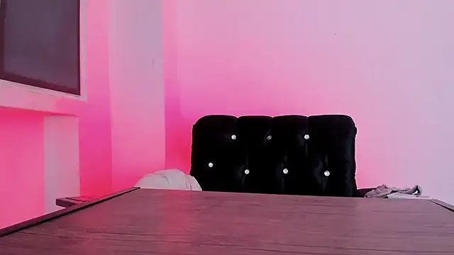 Mialenox online show from March 2025 10:32:02 PM