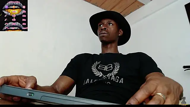 Snapshot of drake_brwon_23 chatting on January 2025 02:30:01 AM drake brwon 23 online show from January 2025 02:30:01 AM