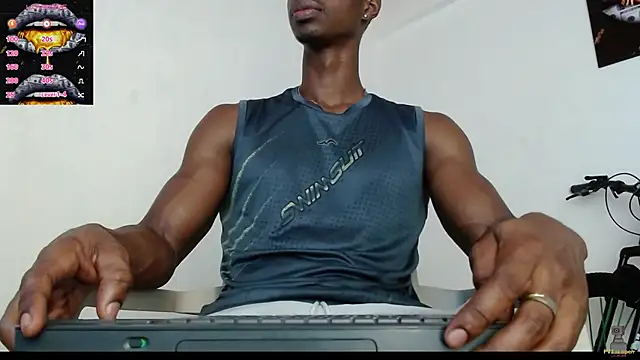 Snapshot of drake_brwon_23 chatting on February 2025 07:42:01 PM drake brwon 23 online show from February 2025 07:42:01 PM