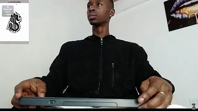 Snapshot of drake_brwon_23 chatting on March 2025 02:26:01 PM drake brwon 23 online show from March 2025 02:26:01 PM