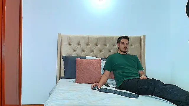 Snapshot of Rose_dom chatting on January 2025 01:20:02 AM Rose dom online show from January 2025 01:20:02 AM