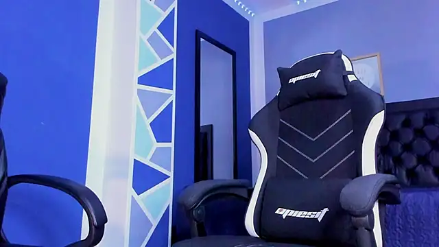 Snapshot of alex_oficial chatting on October 2025 05:41:01 AM alex oficial online show from October 2025 05:41:01 AM