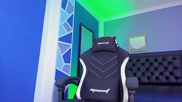 Snapshot of alex_oficial chatting on November 2025 04:33:02 AM alex oficial online show from November 2025 04:33:02 AM