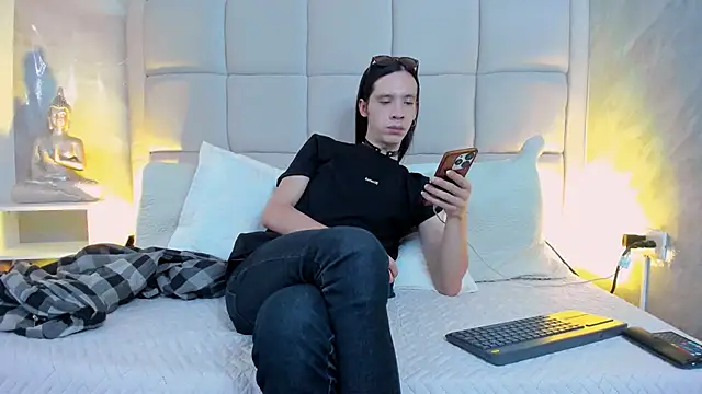 Snapshot of Hecatee_77 chatting on November 2025 07:23:02 PM Hecatee 77 online show from November 2025 07:23:02 PM