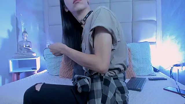 Snapshot of Hecatee_77 chatting on November 2025 07:29:02 PM Hecatee 77 online show from November 2025 07:29:02 PM