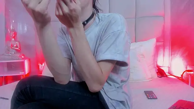 Snapshot of Hecatee_77 chatting on November 2025 08:02:01 PM Hecatee 77 online show from November 2025 08:02:01 PM