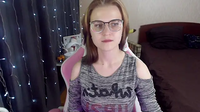 MissBrightShine online show from January 2025 04:03:01 PM