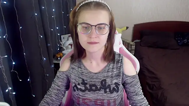 MissBrightShine online show from January 2025 09:30:01 AM