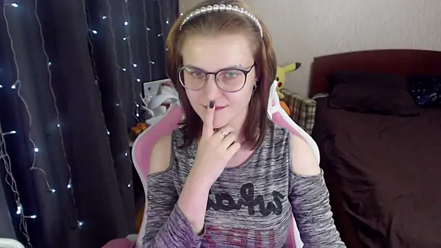 MissBrightShine online show from January 2025 12:33:02 PM