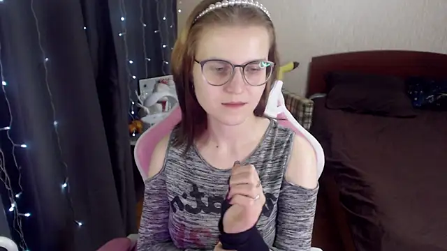 MissBrightShine online show from January 2025 03:36:01 PM